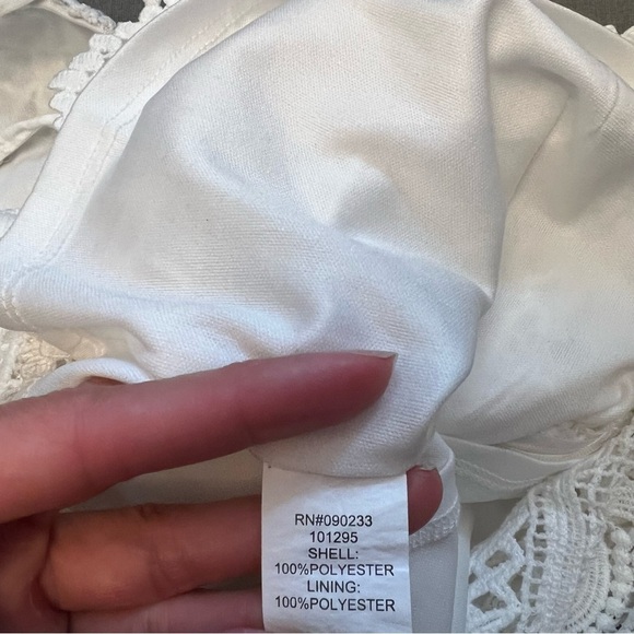 Kendal and Kylie crochet Romper size S Color White summer vibes, vacation, - Picture 4 of 6